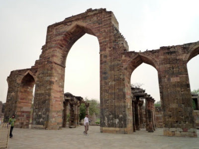 qutb complex arch, new delhi