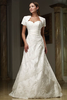 bridal gown ; formal white'