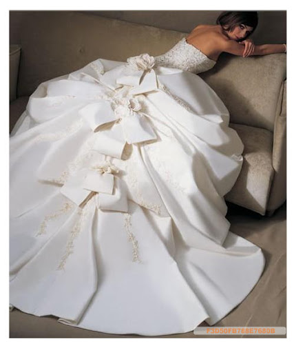 Galmour and Elegent Satin Wedding Dress