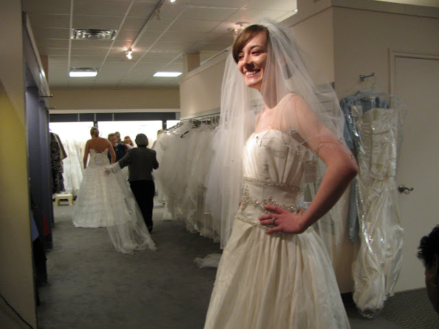 Elegant Wedding Dresses / Bridal Gown 2010