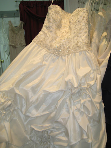 bridal-gown/wedding-dress