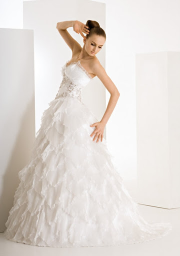 fine-fabrication-wedding-gown-Novestia