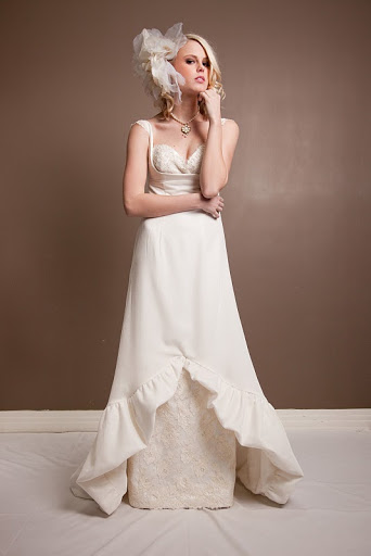 Daphne_modern_wedding_gown_2011