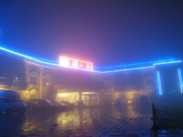 http://lh5.google.com/anikox/RtQX92LJmSI/AAAAAAAAA1s/-7-o26sOU3Q/IMG_0981.JPG?imgmax=640