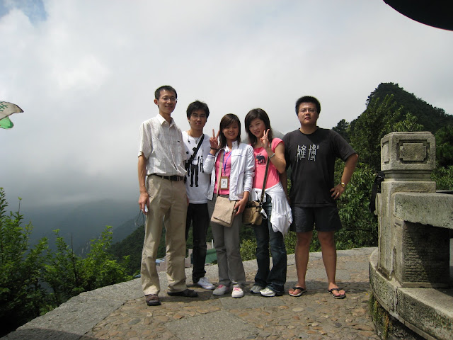 http://lh5.google.com/anikox/RtQY82LJmtI/AAAAAAAAA5I/2rEFrTgkOHk/IMG_1028.JPG?imgmax=640