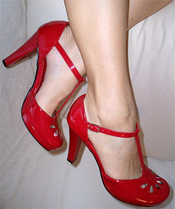 women_red_shoes