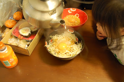 モヤシ炒めを投入