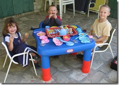 Tea with party with the kids