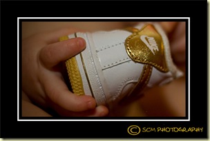 holding nike sneak web and BORDER