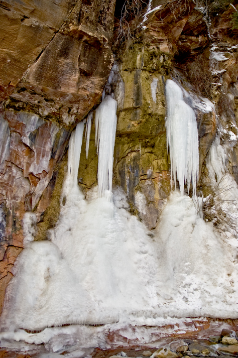 DSC_6848 ice waterfalls in mother earth s temple west fork trail en az.jpg