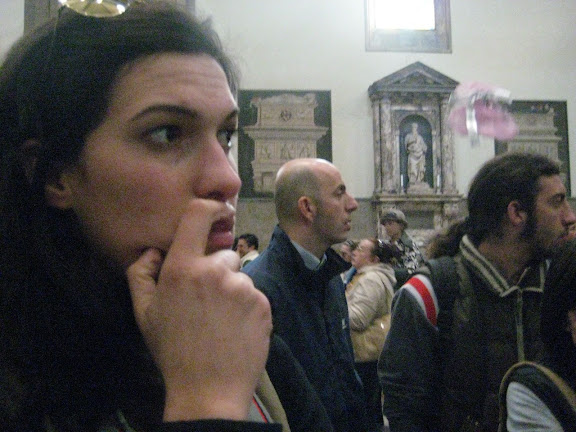 si sta lisciando i baffi o si sta innamorando del Vasari?