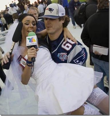 Mexico TV Azteca reporter&lt;strong&gt;&lt;/strong&gt; in wedding gown loves tom brady