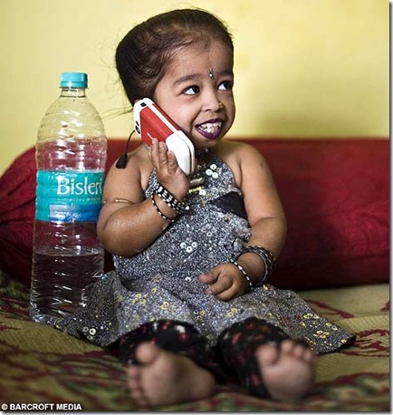 world smallest girl Jyoti Amge  photo picture1