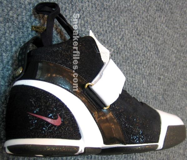 First LIVE look at the upcoming Nike Zoom LeBron V