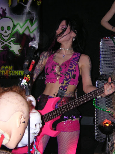 http://lh5.google.com/kerpunk9/RycbdRgcm6I/AAAAAAAAA9c/aoAtgetxTsU/DSCN3787.JPG?imgmax=512