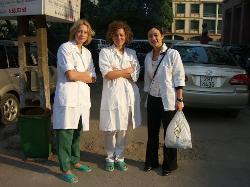 Anna, Emma and Nat at the O&G Hospital