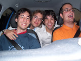 Foto di gruppo nel viaggio di ritorno allo Smau (da sx: Morzilla, il Torty, Sukino ed io, 2007)