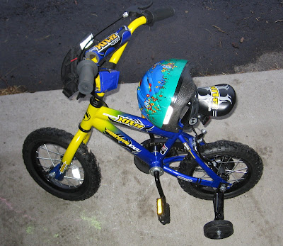 BigE's new blue and yellow 12 inch bike