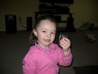 Lindsay and her prize.