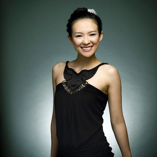 Zhang Zi Yi Hairstyle