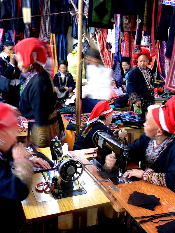 Red Dzao Women sewing, Market