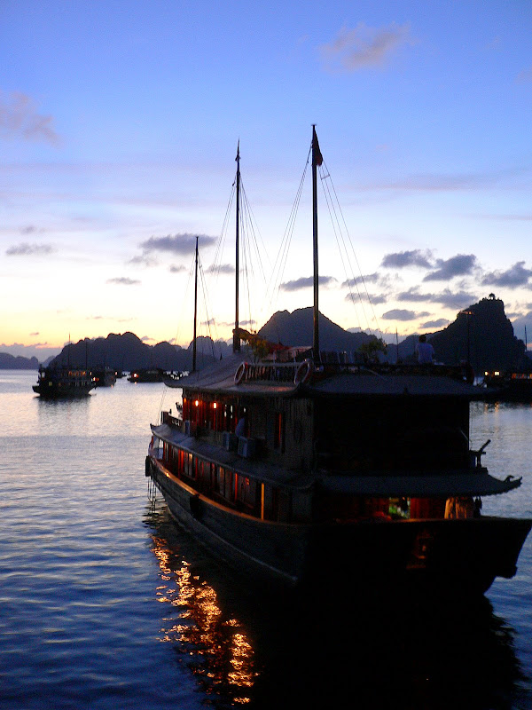 Halong Bay, Hotel Boat