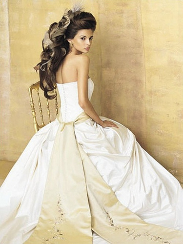 Wedding dress with bows, dramatically down the back of your dress.