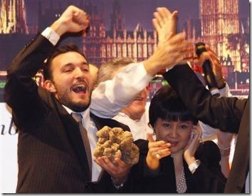 Picture of Luciano Savini and his Giant Truffle