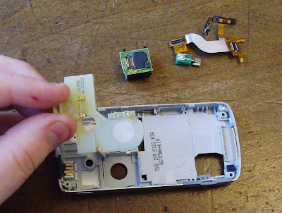 HOW TO: Dismantle a Sony Ericsson k750i and fit a new casing | Greg ...