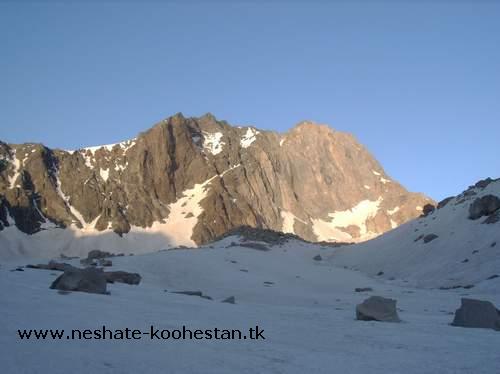 نمایی از دیواره علم کوه 